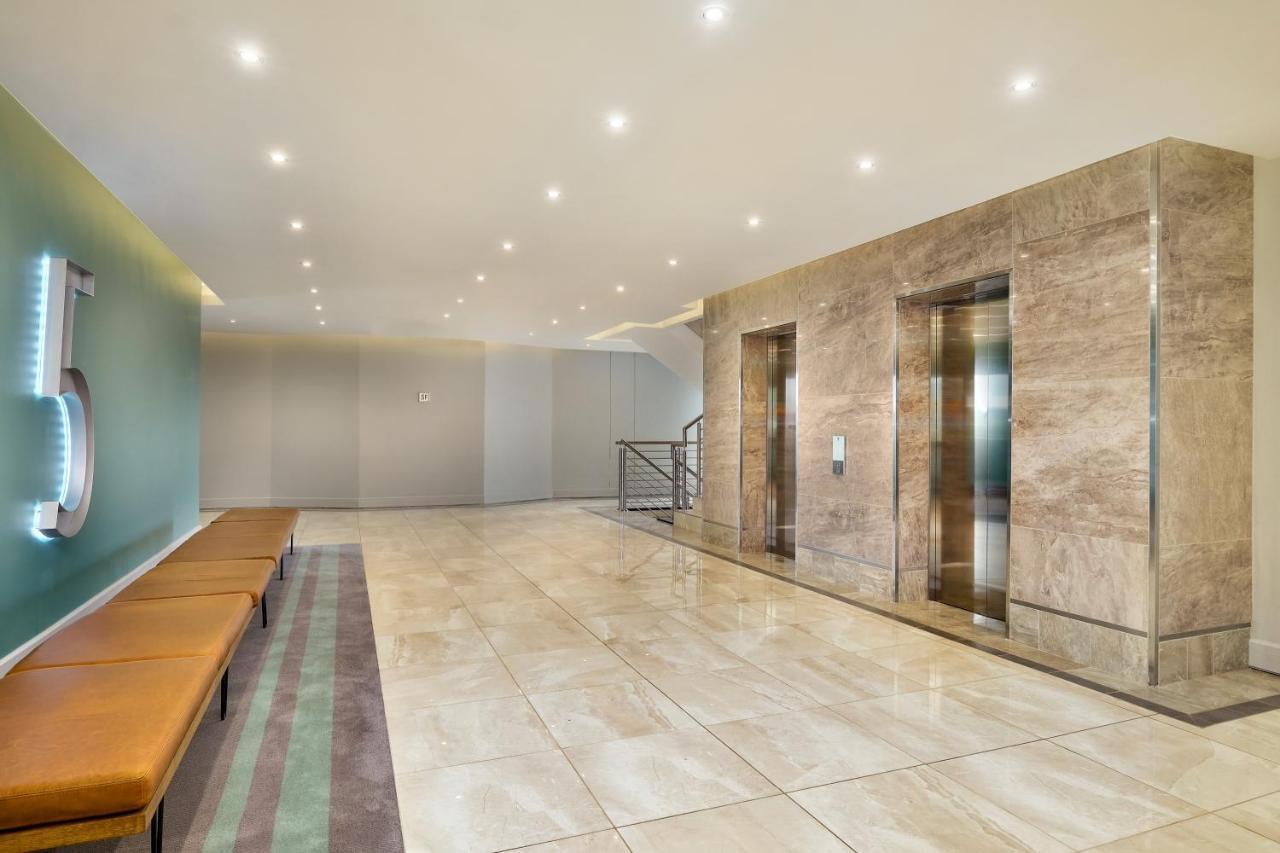 The Regency Apartment Hotel Menlyn Pretoria Luaran gambar