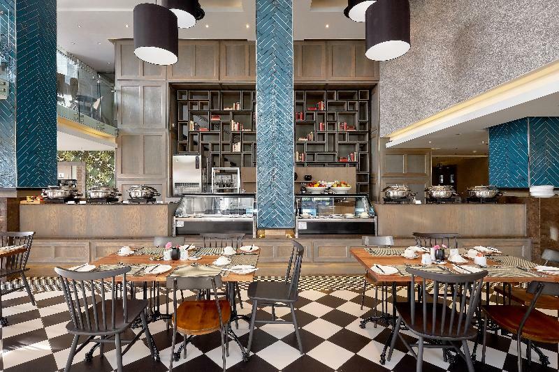 The Regency Apartment Hotel Menlyn Pretoria Luaran gambar